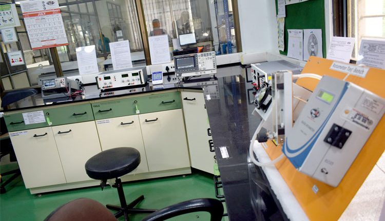 Do India have international standard testing facilities for CEMS (AMS)?